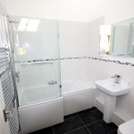 BuckParkFarm-FamilyBathroom